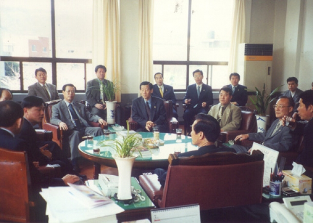 진해시의회 방문(운영위원회) (2000.11.11)
