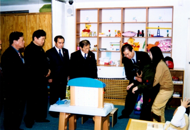 두산동 화니어린이집 방문 (2003. 11. 20)