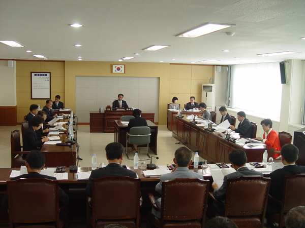 예산결산특별위원회 회의 참석