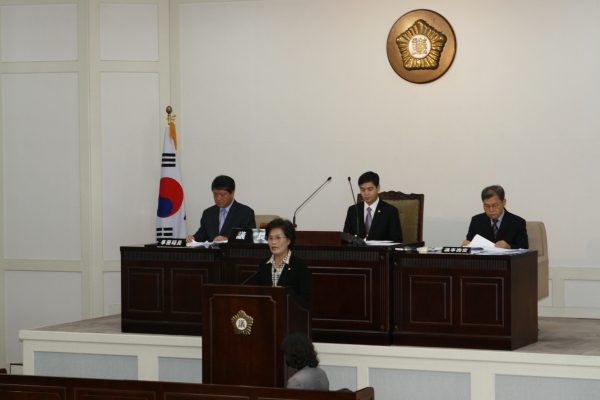 조례안심사보고(위원장 김순호)