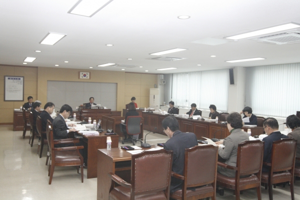 예산결산특별위원회(위원장 이병욱)