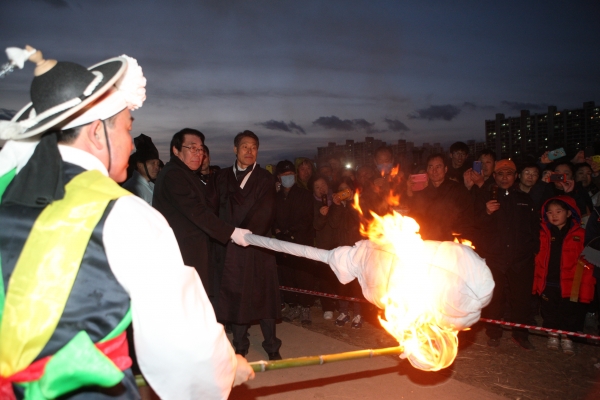 정월대보름달집태우기